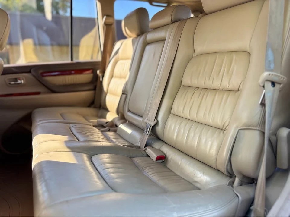 2000 Lexus LX 2nd Gen - Image 17 of 20