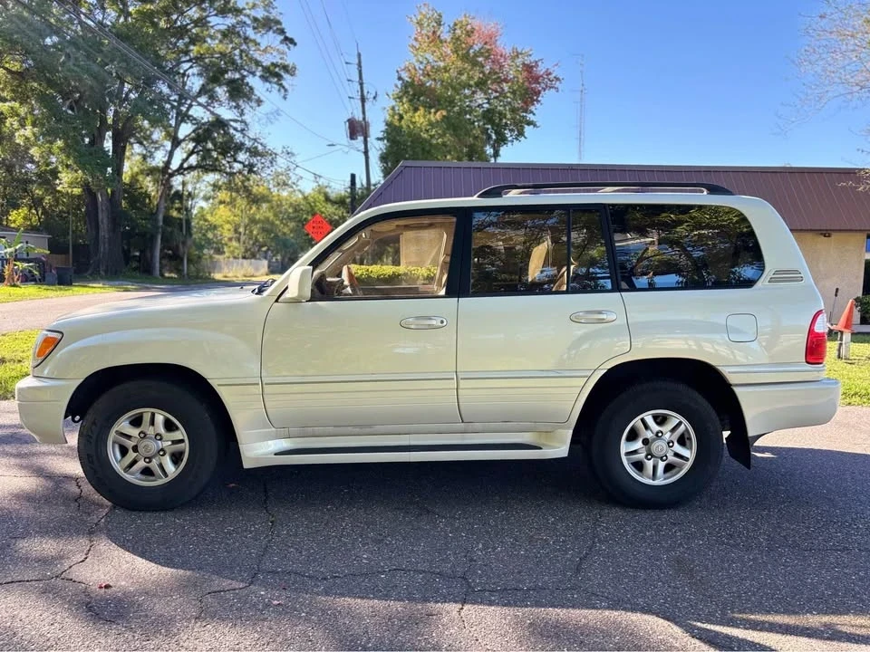 2000 Lexus LX 2nd Gen - Image 2 of 20