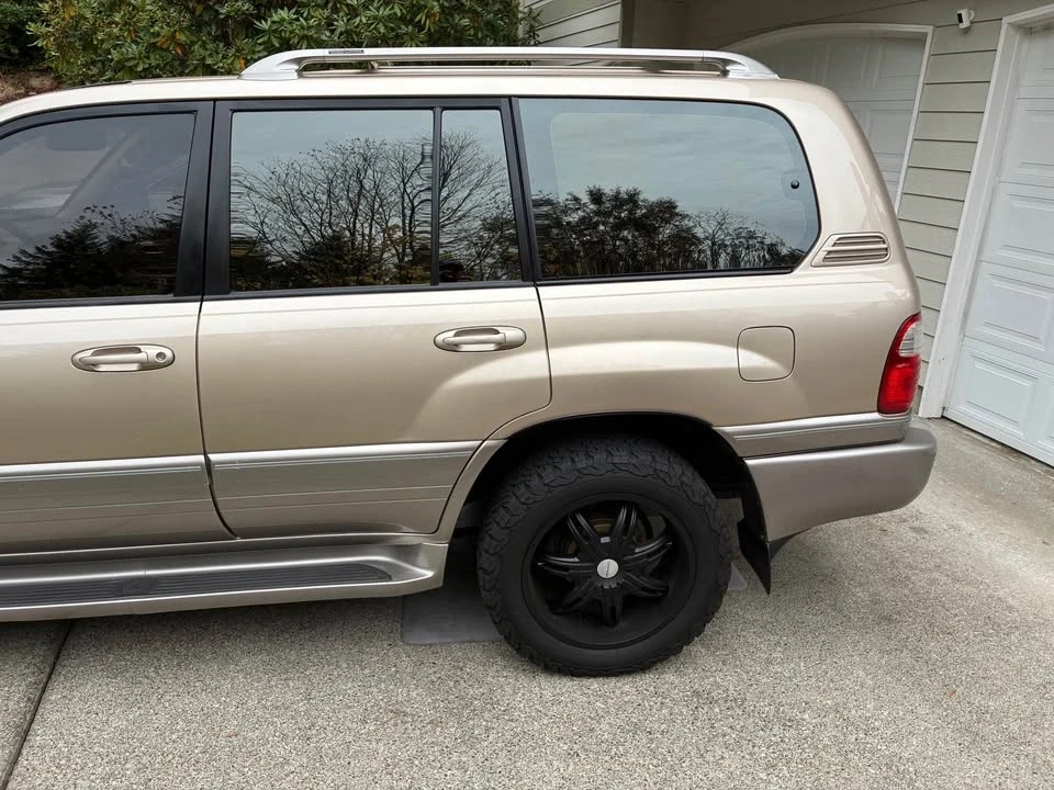 2000 Lexus LX 2nd Gen - Image 6 of 10
