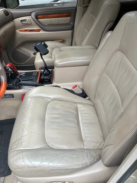 2000 Lexus LX 2nd Gen - Image 9 of 10