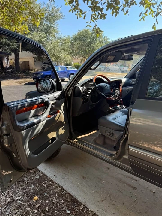 2000 Lexus LX 2nd Gen - Image 6 of 15