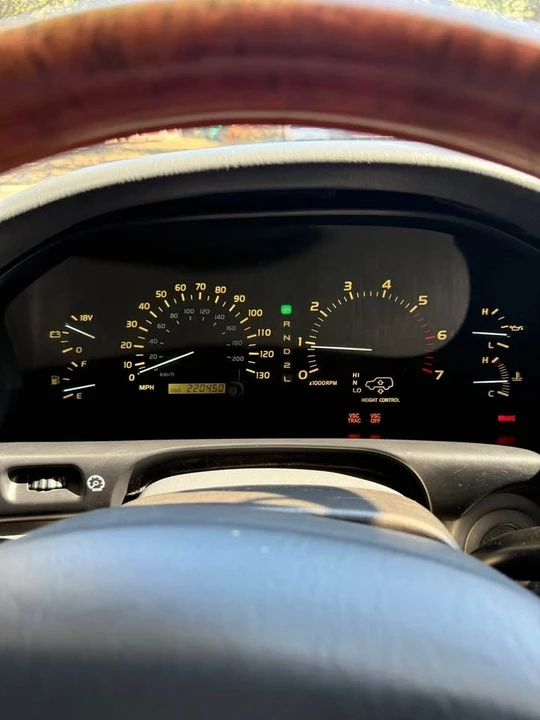 2000 Lexus LX 2nd Gen - Image 15 of 15