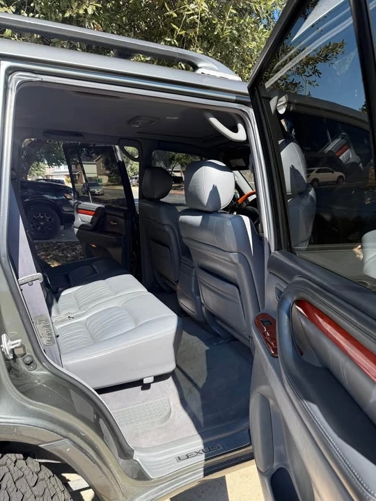 2000 Lexus LX 2nd Gen - Image 10 of 15