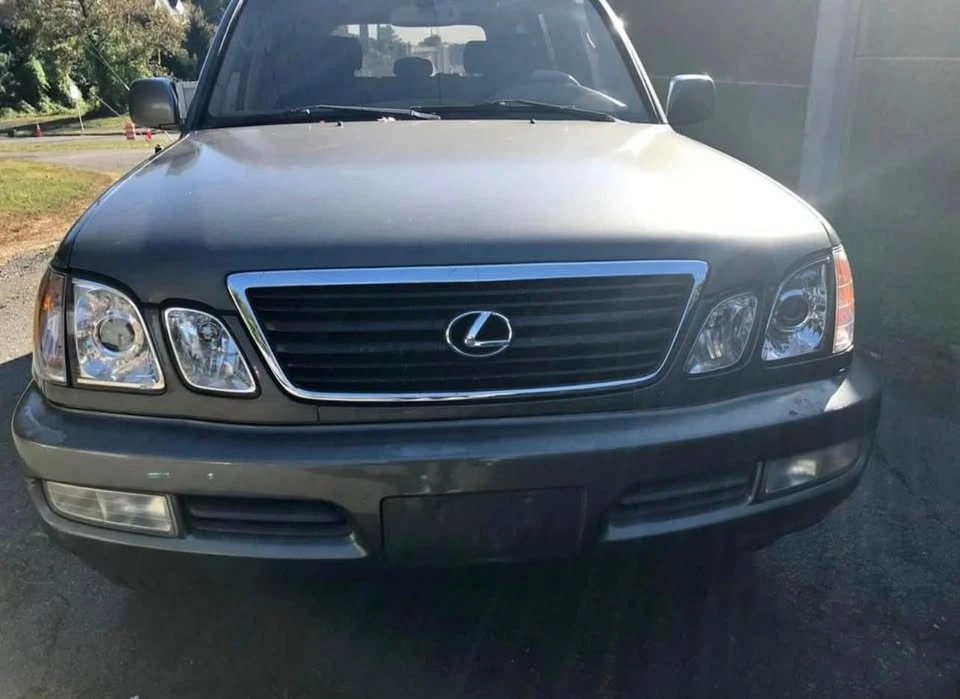 2000 Lexus LX 2nd Gen - Image 12 of 12