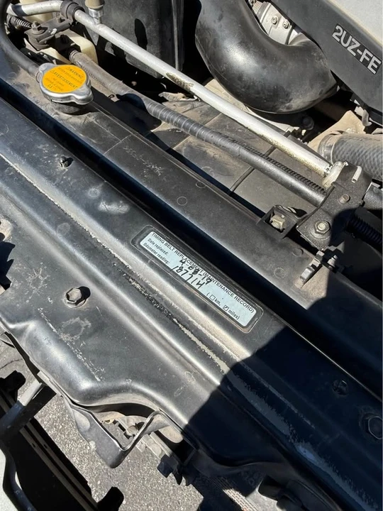 2000 Lexus LX 2nd Gen - Image 13 of 15