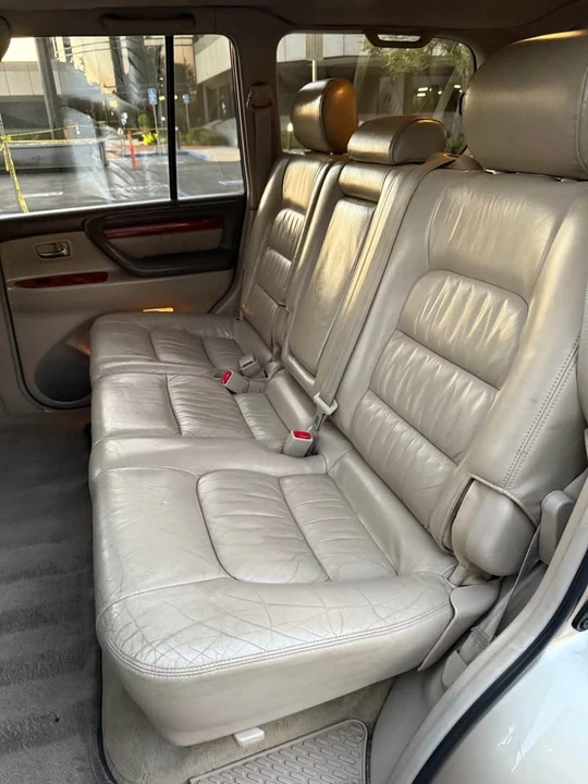 2000 Lexus LX 2nd Gen - Image 10 of 17