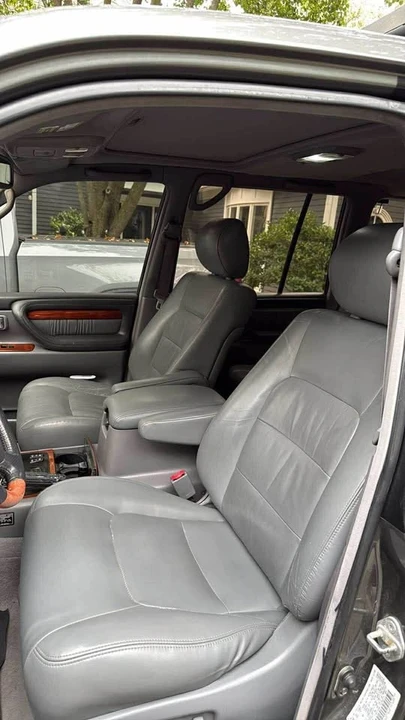 2000 Lexus LX 2nd Gen - Image 9 of 10