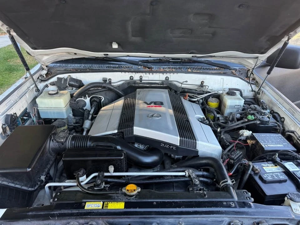 2000 Lexus LX 2nd Gen - Image 14 of 16