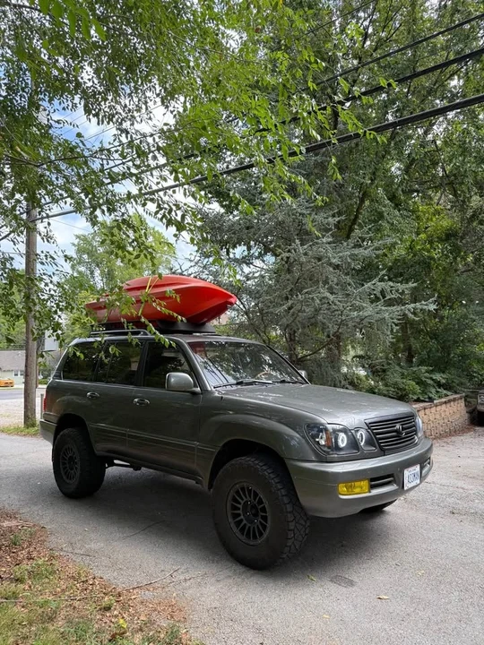 2000 Lexus LX 2nd Gen - Image 6 of 10