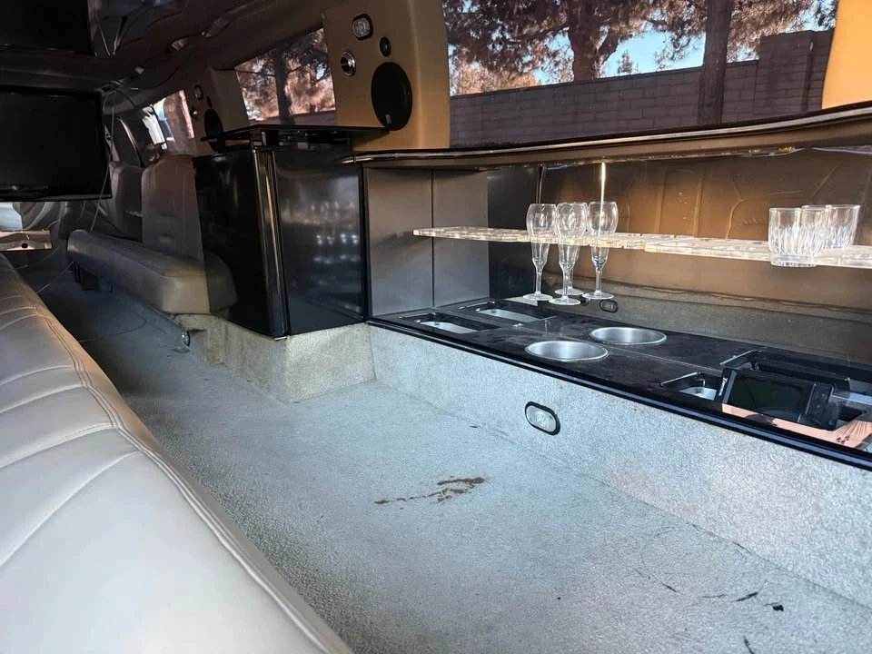 2000 Lexus LX 2nd Gen - Image 11 of 16