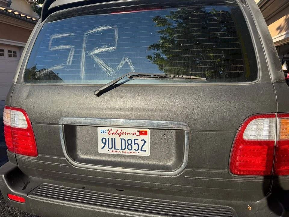 2000 Lexus LX 2nd Gen - Image 15 of 16