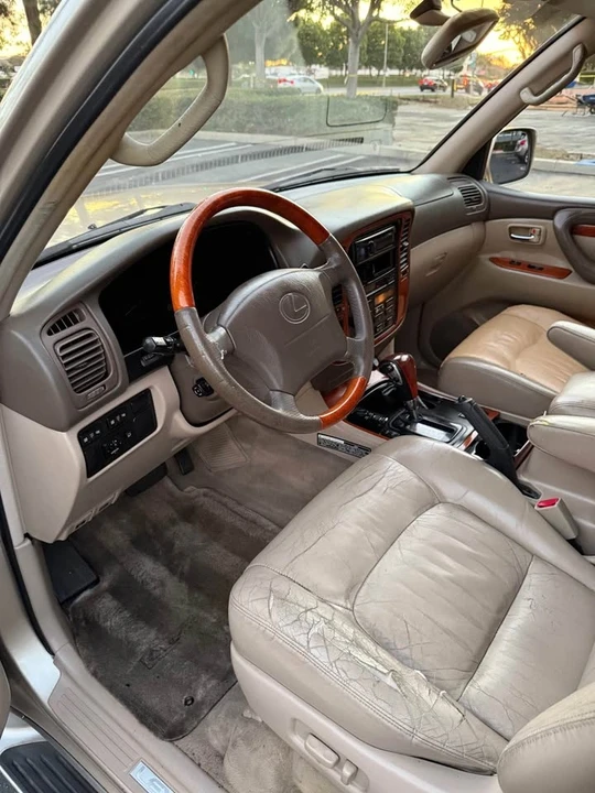 2000 Lexus LX 2nd Gen - Image 12 of 17