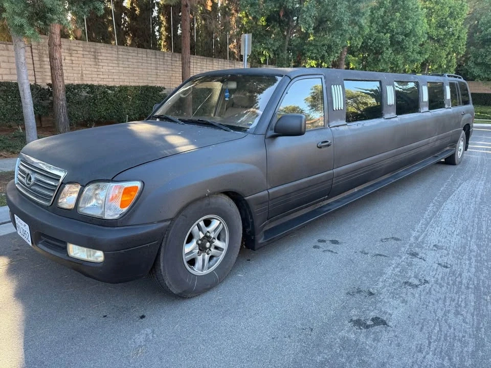 2000 Lexus LX 2nd Gen - Image 5 of 16