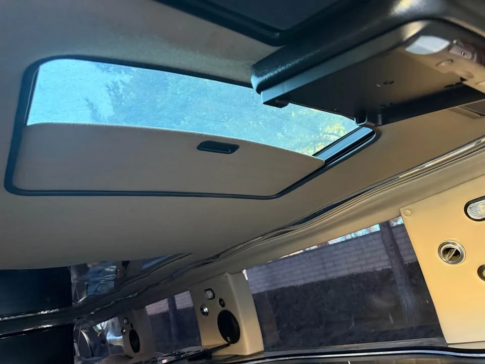 2000 Lexus LX 2nd Gen - Image 12 of 16