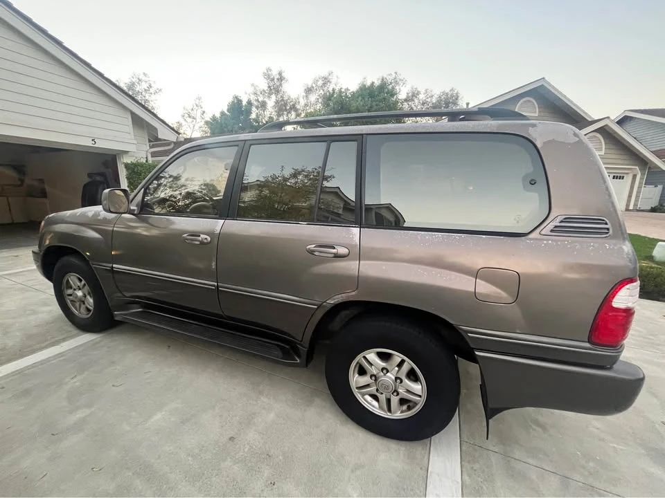2000 Lexus LX 2nd Gen - Image 5 of 17