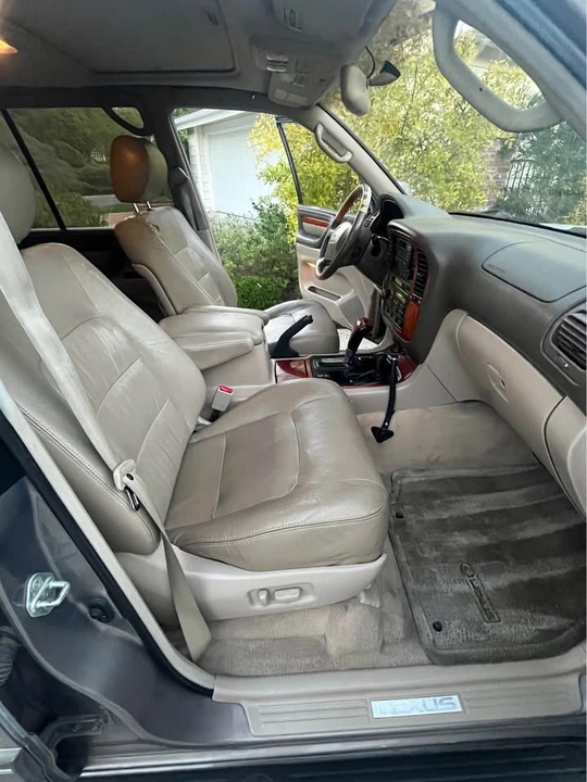 2000 Lexus LX 2nd Gen - Image 11 of 17