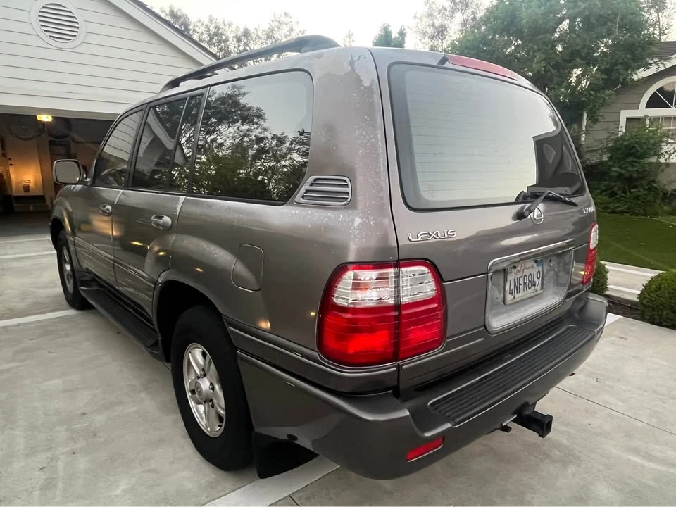 2000 Lexus LX 2nd Gen - Image 4 of 17