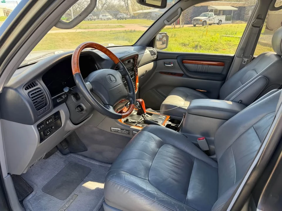 2000 Lexus LX 2nd Gen - Image 8 of 20