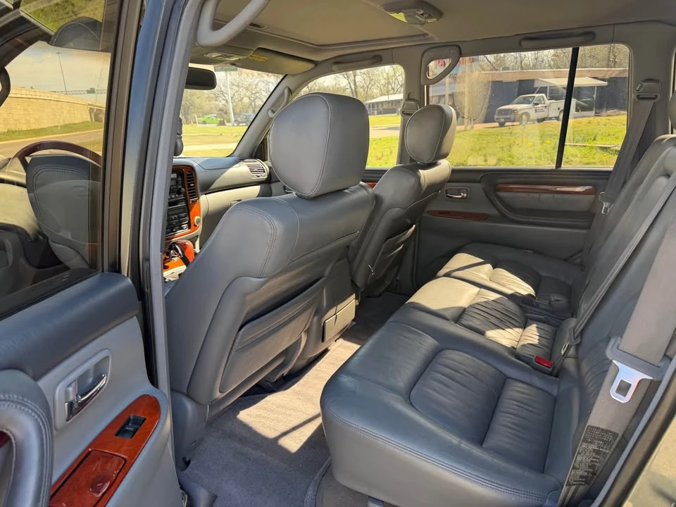 2000 Lexus LX 2nd Gen - Image 9 of 20