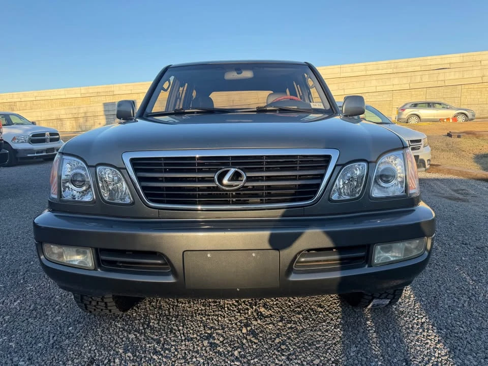 2000 Lexus LX 2nd Gen - Image 2 of 20