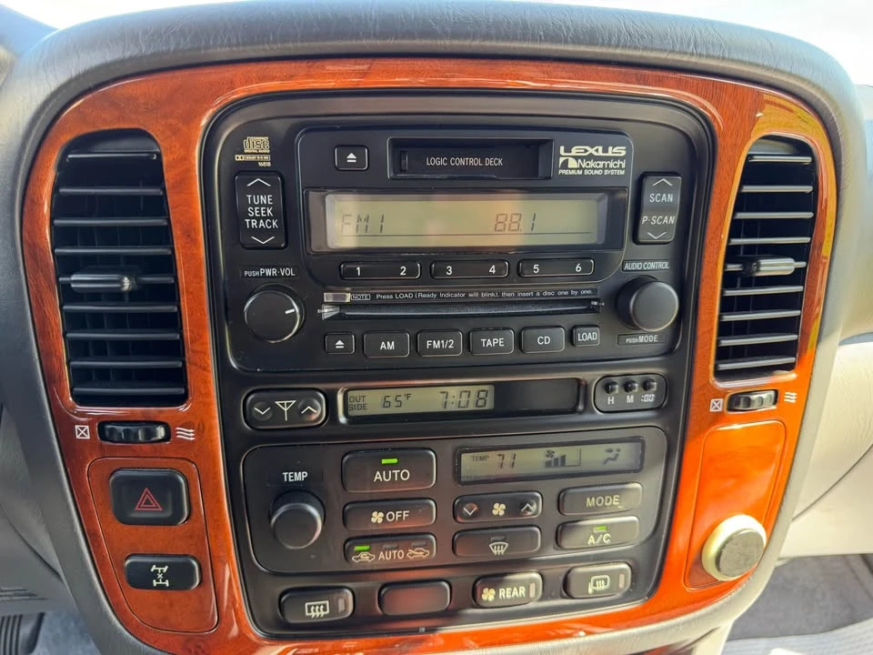 2000 Lexus LX 2nd Gen - Image 16 of 20