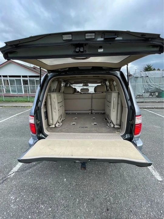 2000 Lexus LX 2nd Gen - Image 7 of 15