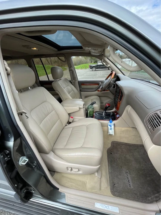 2000 Lexus LX 2nd Gen - Image 5 of 15