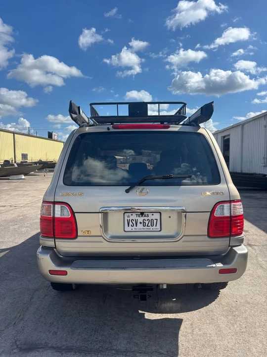 2000 Lexus LX 2nd Gen - Image 6 of 13