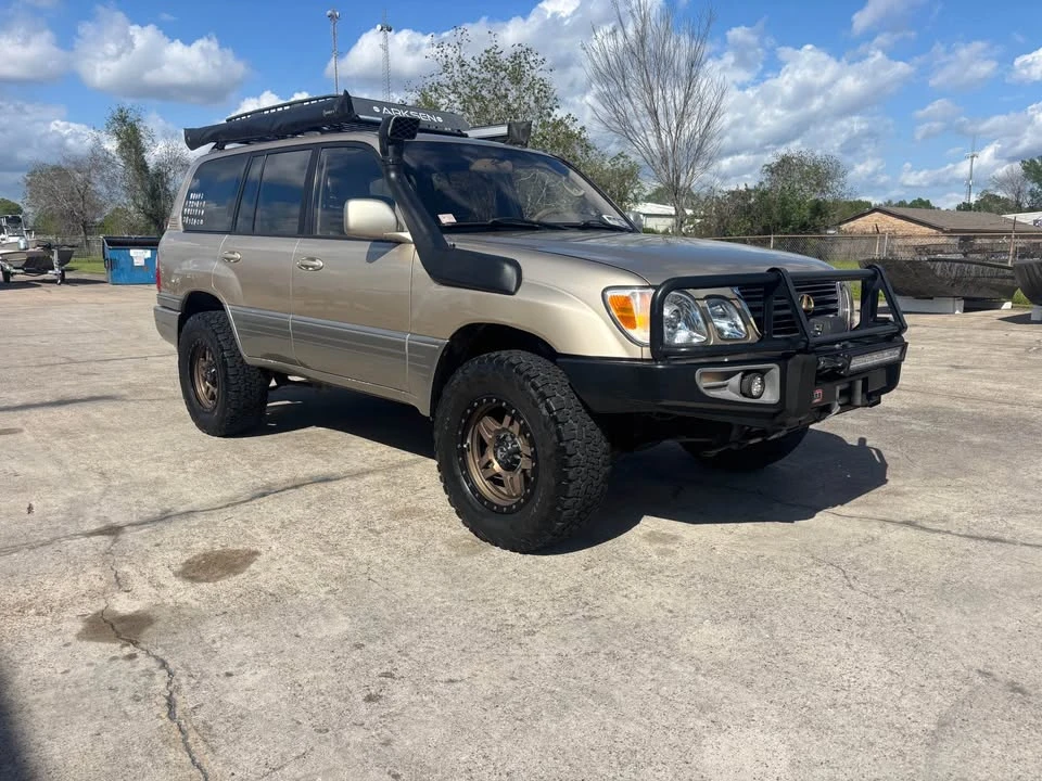 2000 Lexus LX 2nd Gen - Image 5 of 13