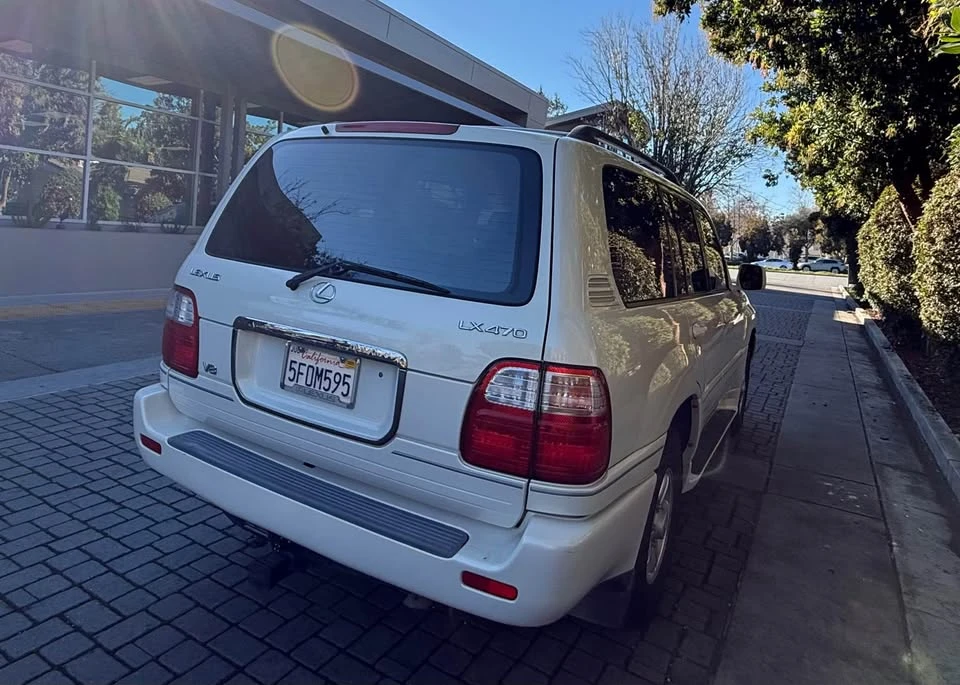 2000 Lexus LX 2nd Gen - Image 5 of 12
