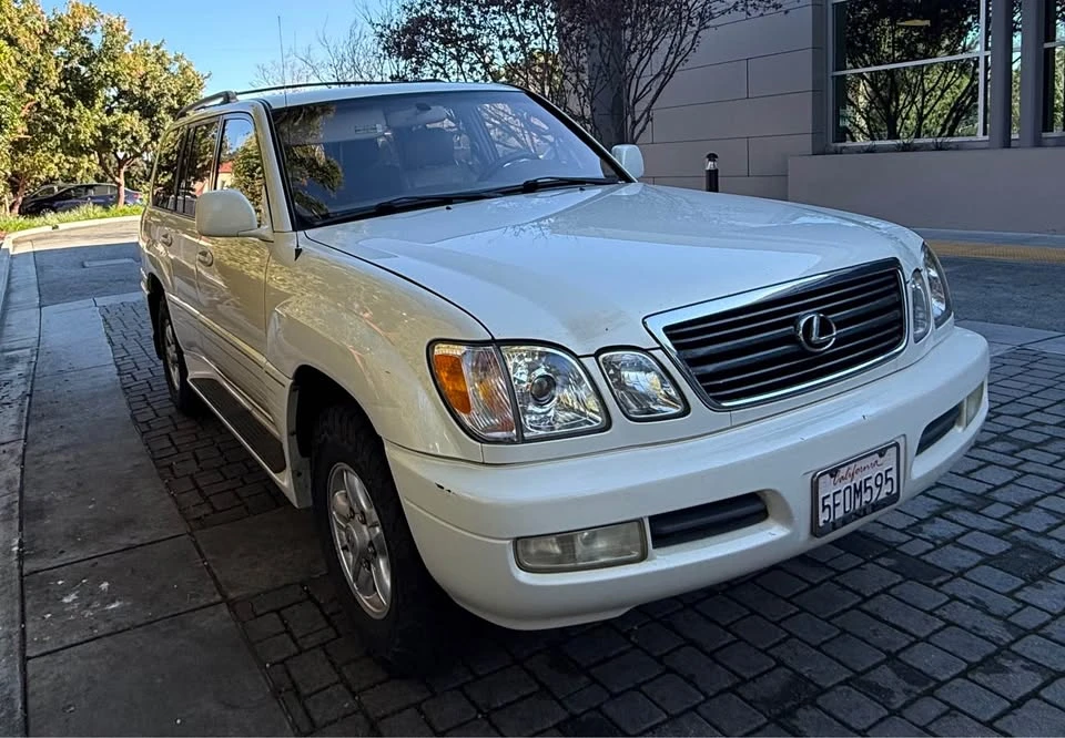 2000 Lexus LX 2nd Gen - Image 3 of 12