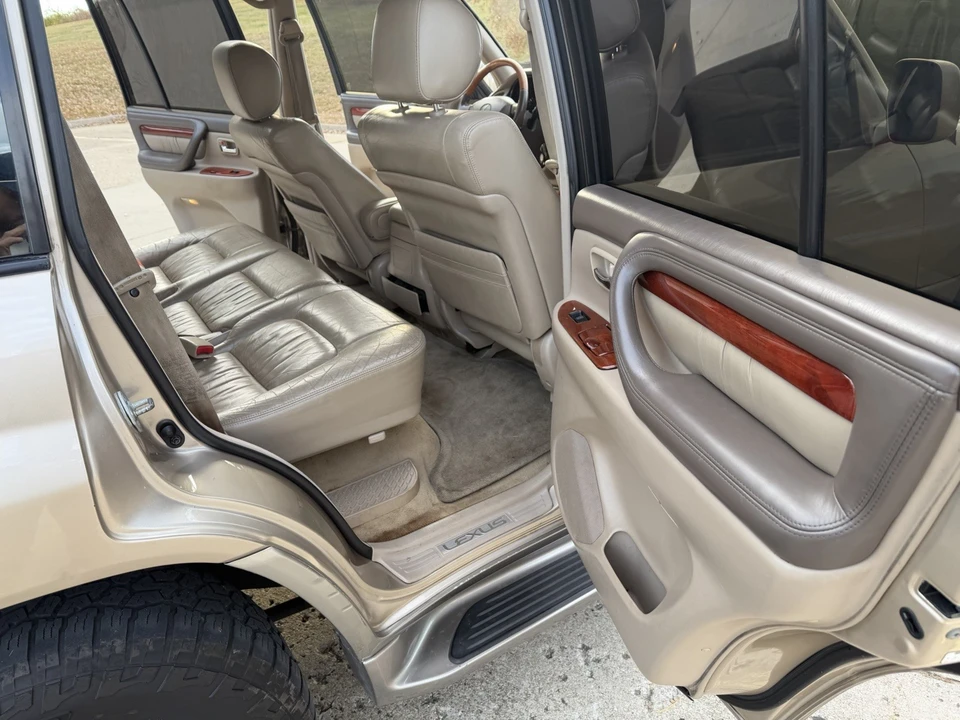 2000 Lexus LX 2nd Gen - Image 13 of 21