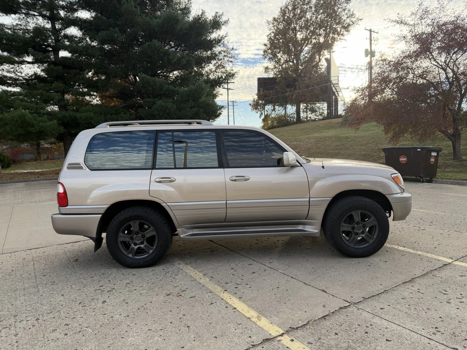 2000 Lexus LX 2nd Gen - Image 5 of 21