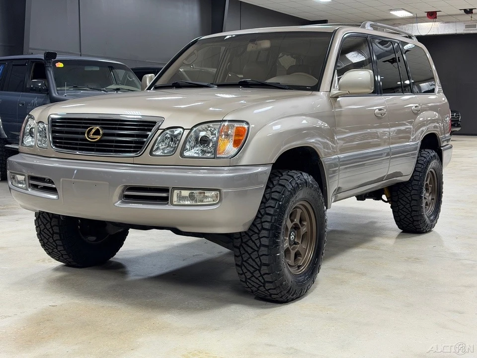 2000 Lexus LX 2nd Gen - Image 2 of 12