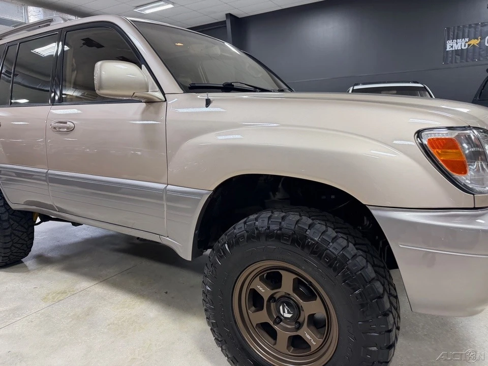 2000 Lexus LX 2nd Gen - Image 8 of 12