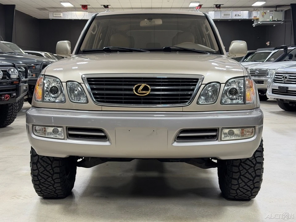 2000 Lexus LX 2nd Gen - Image 4 of 12