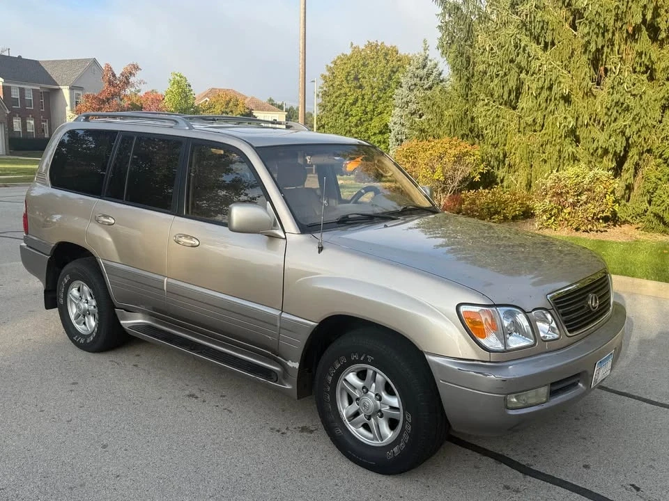 2000 Lexus LX 2nd Gen - Image 3 of 12