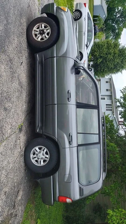 2000 Lexus LX 2nd Gen - Image 5 of 10