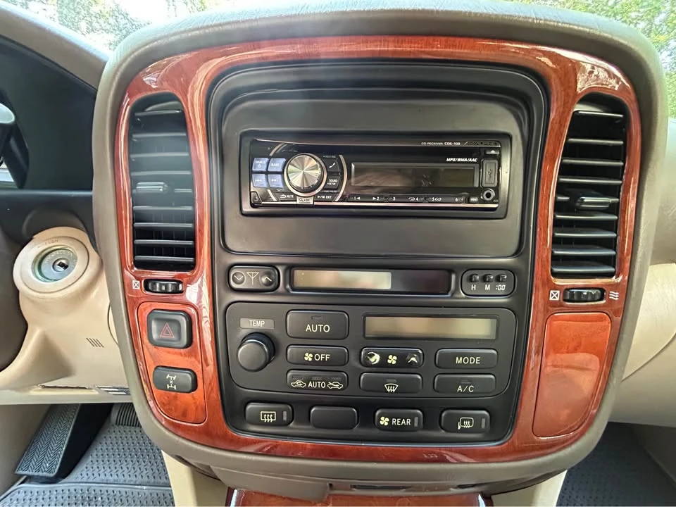 2000 Lexus LX 2nd Gen - Image 6 of 16