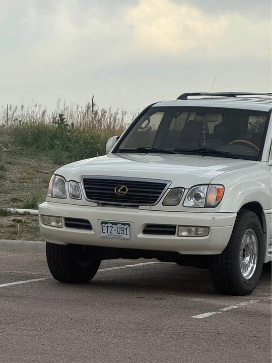 2000 Lexus LX 2nd Gen - Image 2 of 2