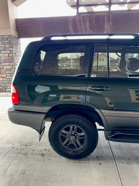 2000 Lexus LX 2nd Gen - Image 5 of 21