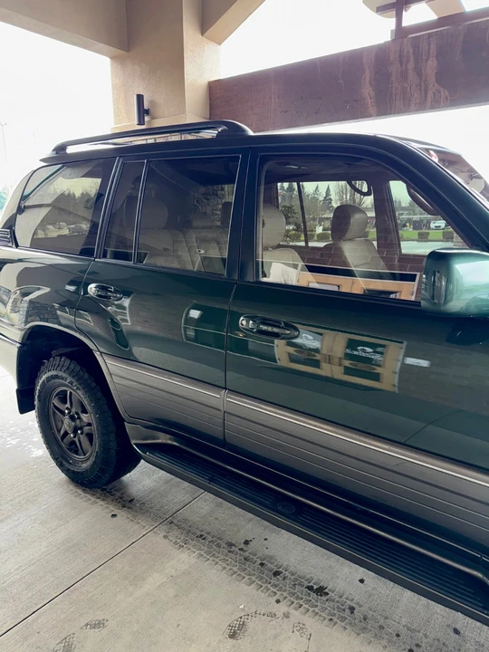2000 Lexus LX 2nd Gen - Image 4 of 21
