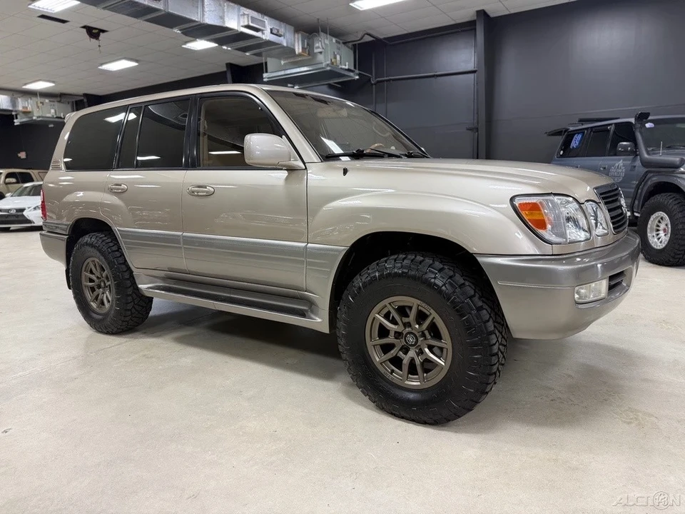 2000 Lexus LX 2nd Gen - Image 2 of 12
