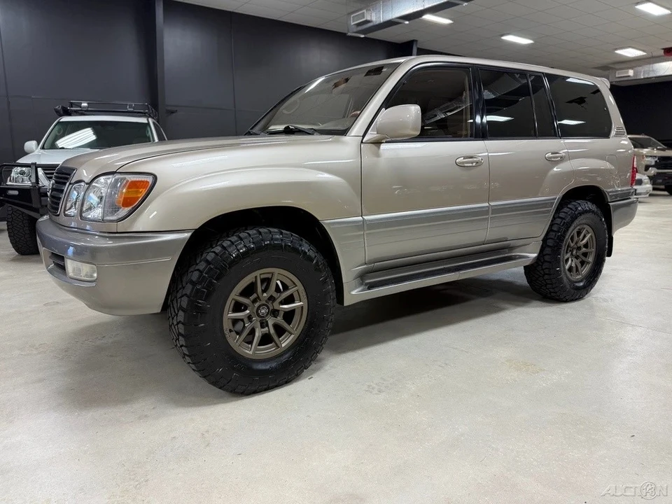 2000 Lexus LX 2nd Gen - Image 6 of 12