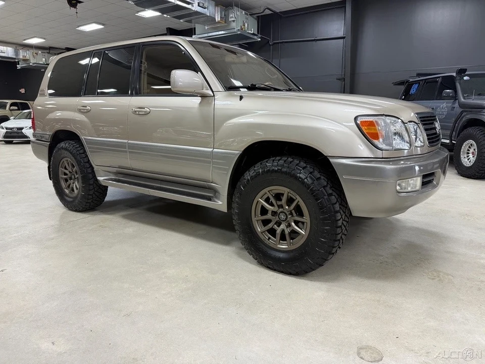 2000 Lexus LX 2nd Gen - Image 8 of 12