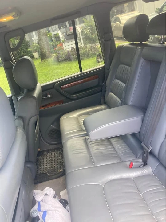 2000 Lexus LX 2nd Gen - Image 6 of 8