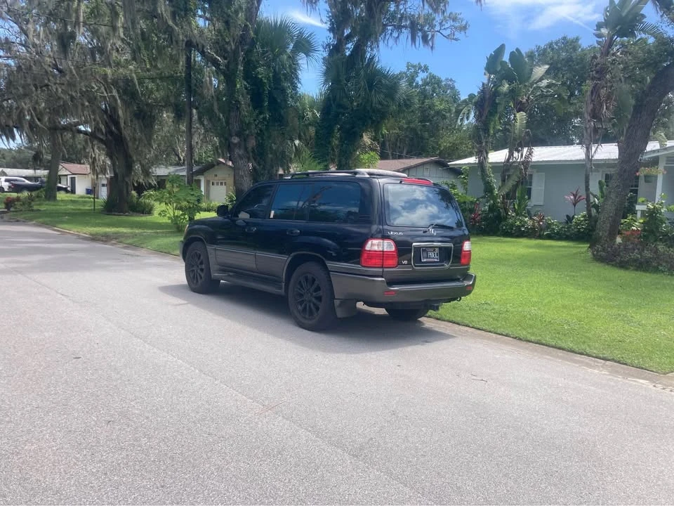 2000 Lexus LX 2nd Gen - Image 4 of 8