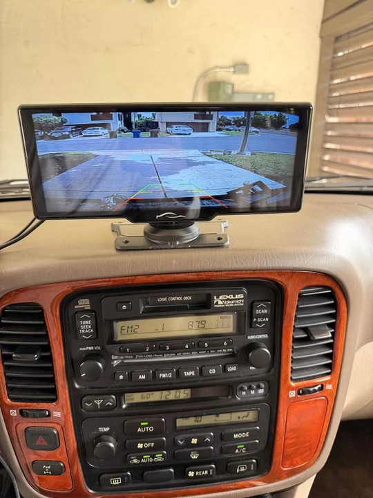 2000 Lexus LX 2nd Gen - Image 10 of 11