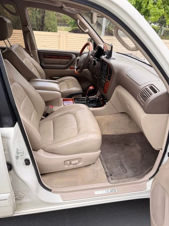 2000 Lexus LX 2nd Gen - Image 6 of 11