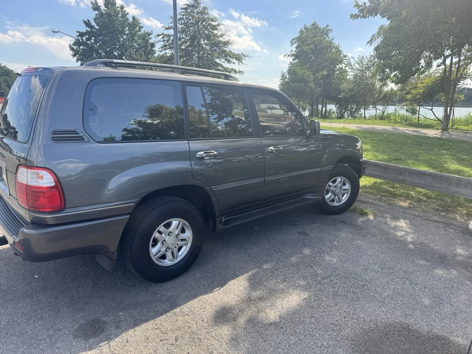 2000 Lexus LX 2nd Gen - Image 3 of 7